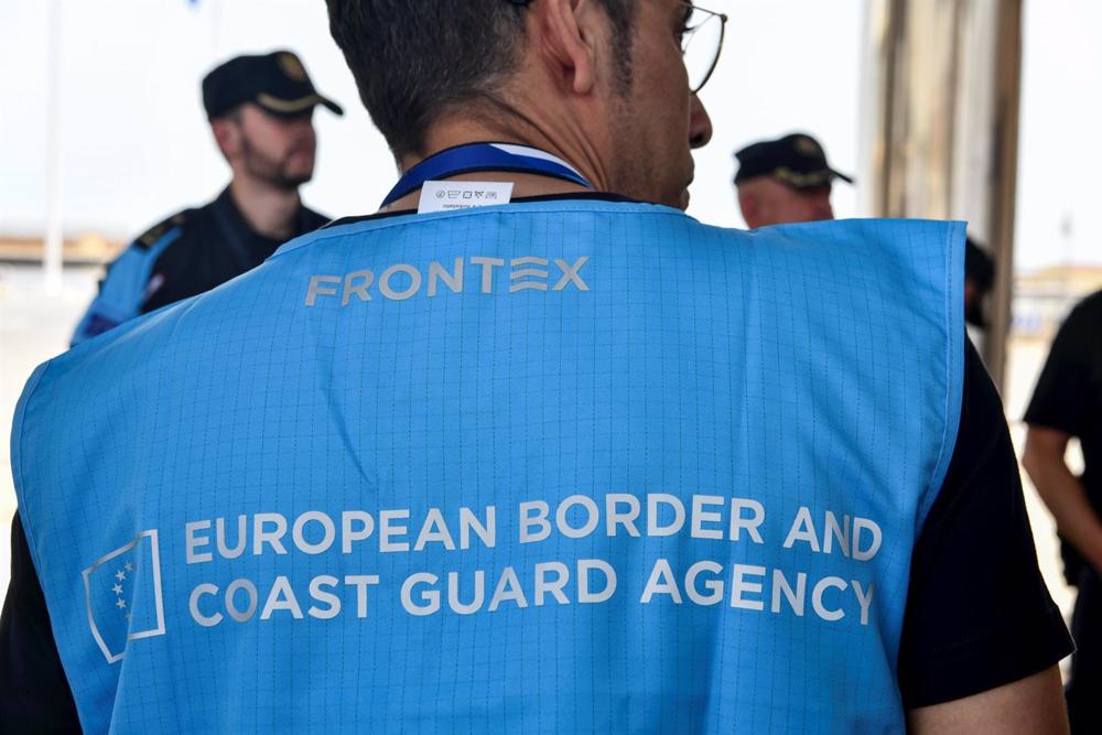 Archivio - Agente della Guardia di frontiera e costiera europea (Frontex) Archivio