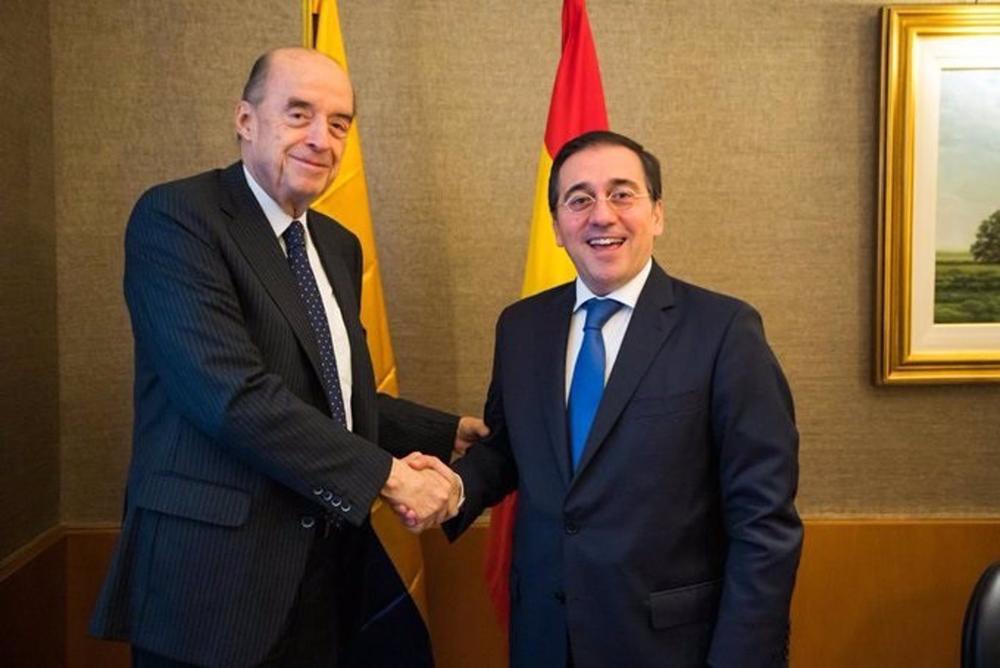 El ministro de Asuntos Exteriores, José Manuel Albares, y su homólogo de Colombia, Álvaro Leyva El
