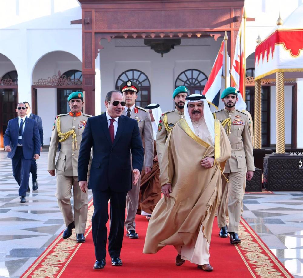 Khalifa bin Salman al-Khalifa und der Präsident von Ägypten. Khalifa