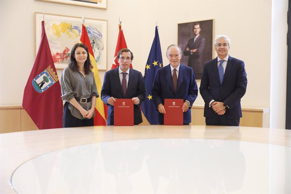 De izq a dcha: Andrea Levy (Delegada del Área de Gobierno de Cultura, Turismo y Deporte), José Luis Martínez-Almeida (Alcalde de Madrid), Gregorio Marañón (presidente del Teatro Real) e Ignacio García-Belenguer (director general del Teatro Real) De