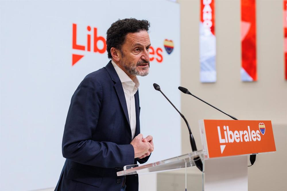 Archivo - El vicesecretario general y portavoz de Ciudadanos, Edmundo Bal, ofrece una rueda de prensa en la sede del partido. Archivo