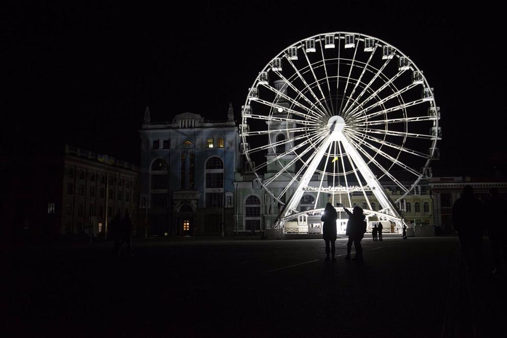 I blackout di Kiev causati dagli attacchi russi hanno interrotto la fornitura di energia elettrica a Kiev I