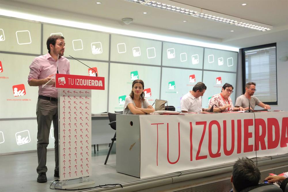 Archivo - El coordinador general de Izquierda Unida, Alberto Garzón interviene en la celebración de la Asamblea Político y Social de IU para ratificar si concurre o no en coalición con Podemos a las elecciones del 10-N, en Madrid (España), a 26 de septie Archivo
