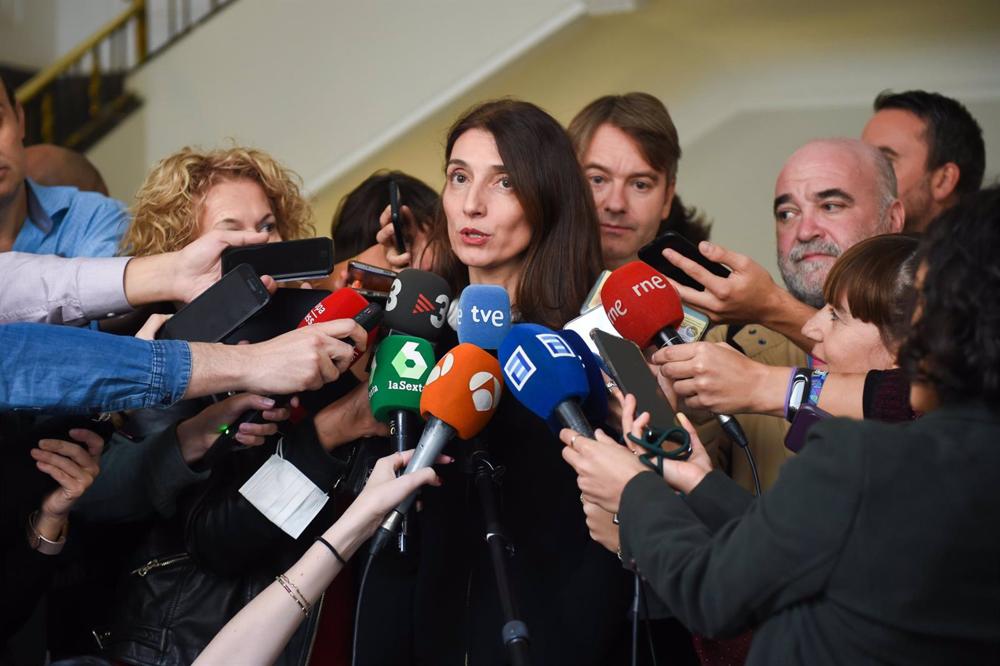 Archivo - La ministra de Justicia, Pilar Llop, ofrece declaraciones a los medios de comunicación. Archivo