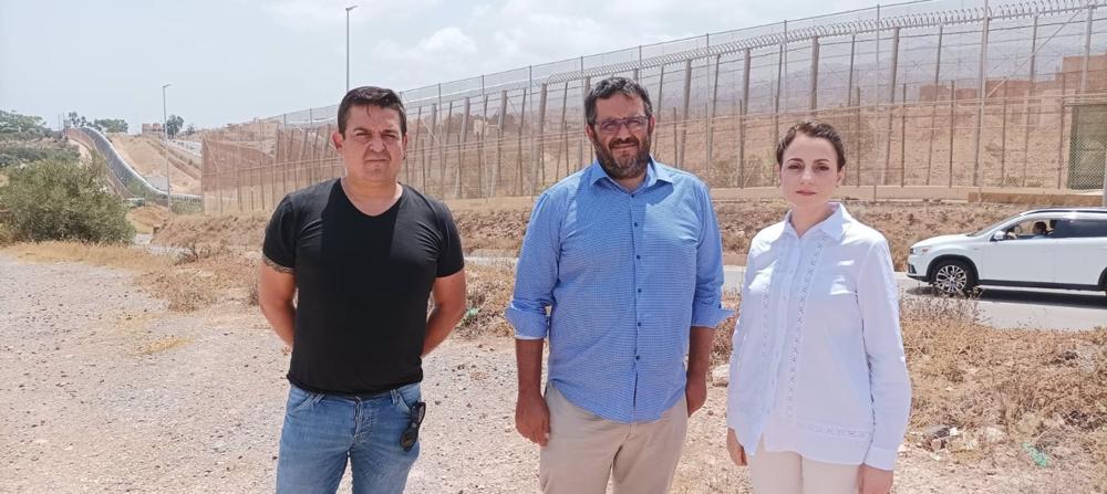 Visita del senador de Compromís Carles Mulet, a la valla de Melilla Visita