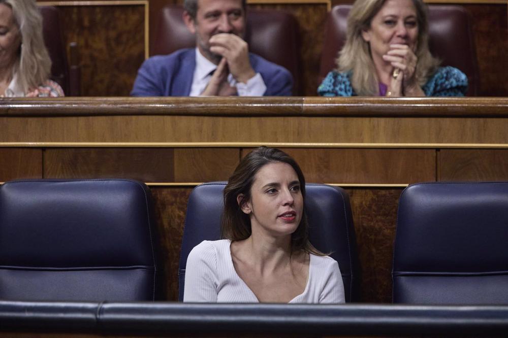 La ministra de Igualdad, Irene Montero, durante una sesión plenaria en el Congreso de los Diputados. La