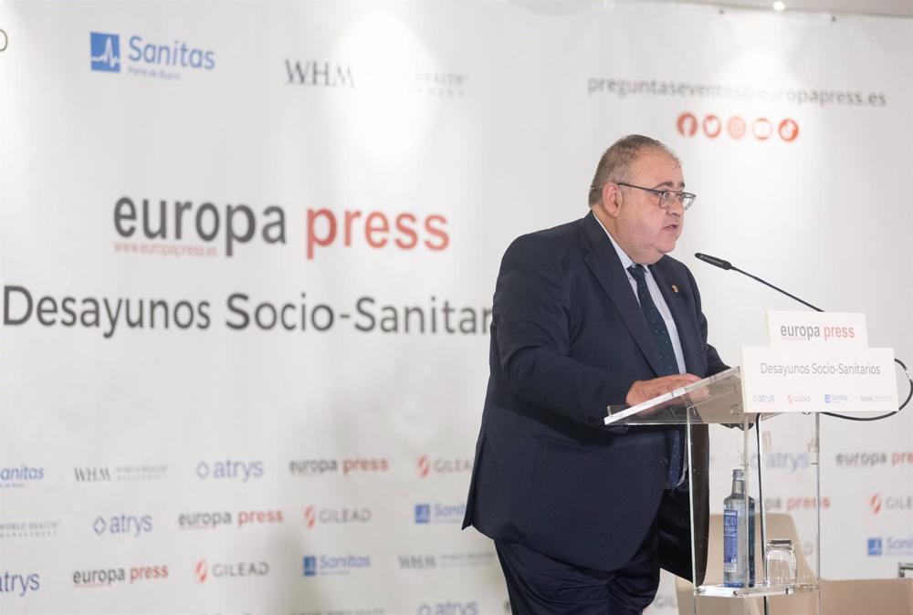 El consejero de Sanidad de la Junta de Castilla y León, Alejandro Vázquez Ramos, interviene durante un desayuno socio-sanitario de Europa Press, en el Hotel Hyatt Regency, a 4 de noviembre de 2022, en Madrid (España). El