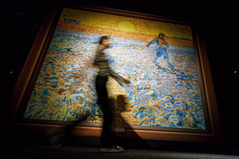 Environmental activists throw vegetable puree on a Van Gogh painting in Rome -. Signature: IGTU/BAM .- Environmental