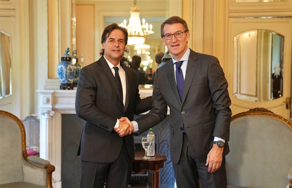 El líder del PP, Alberto Núñez Feijóo, se reúne en Montevideo con el presidente de Uruguay, Luis Lacalle, en su viaje a Uruguay. Esta gira por Iberoamérica le llevará también a Argentina, Ecuador y Chile. El