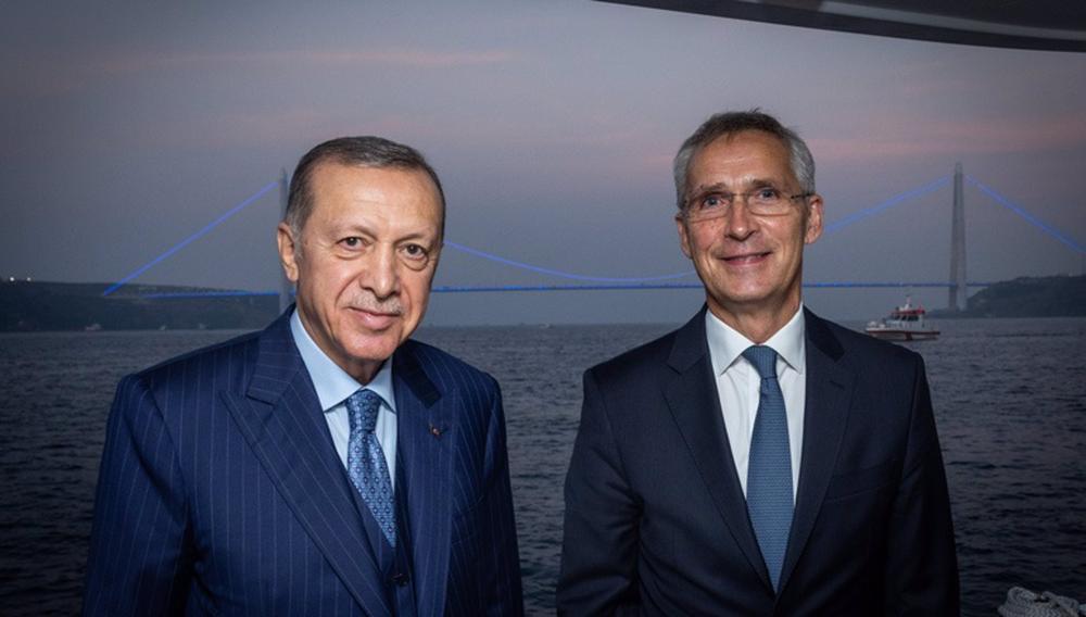 NATO-Generalsekretär Jens Stoltenberg und der Präsident der Republik Türkei, Recep Tayyip Erdogan NATO-Generalsekretär