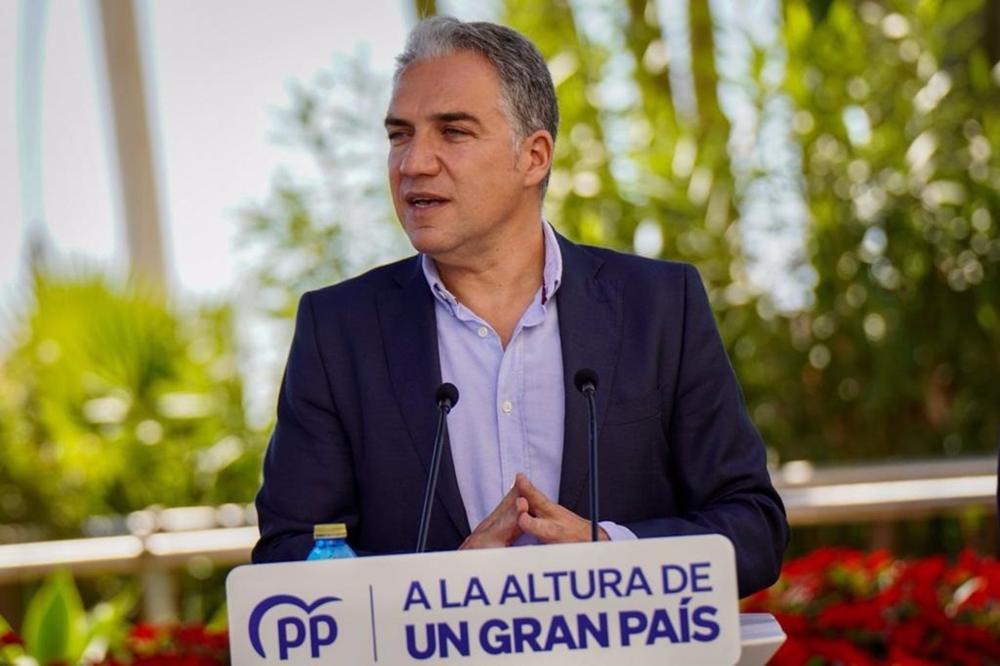 El coordinador general del PP, Elías Bendodo, en Estepona. El