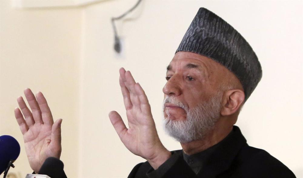 Archivio - L'ex presidente afghano Hamid Karzai durante una conferenza stampa a Kabul. Archivio