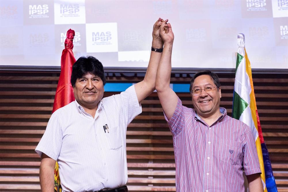 Archiv - Evo Morales und Luis Arce in einem Archivbild Archiv