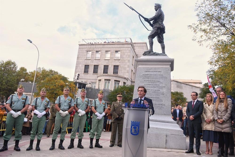 El alcalde de Madrid, José Luis Martínez-Almeida, interviene en la inauguración de la Estatua al Legionario. El