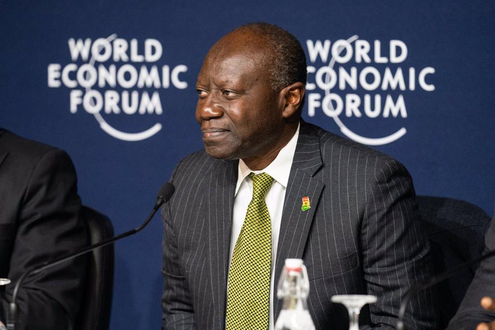 Archivo - Imagen de archivo del ministro de Finanzas de Ghana, Ken Ofori Atta, en Davos, Suiza Archivo