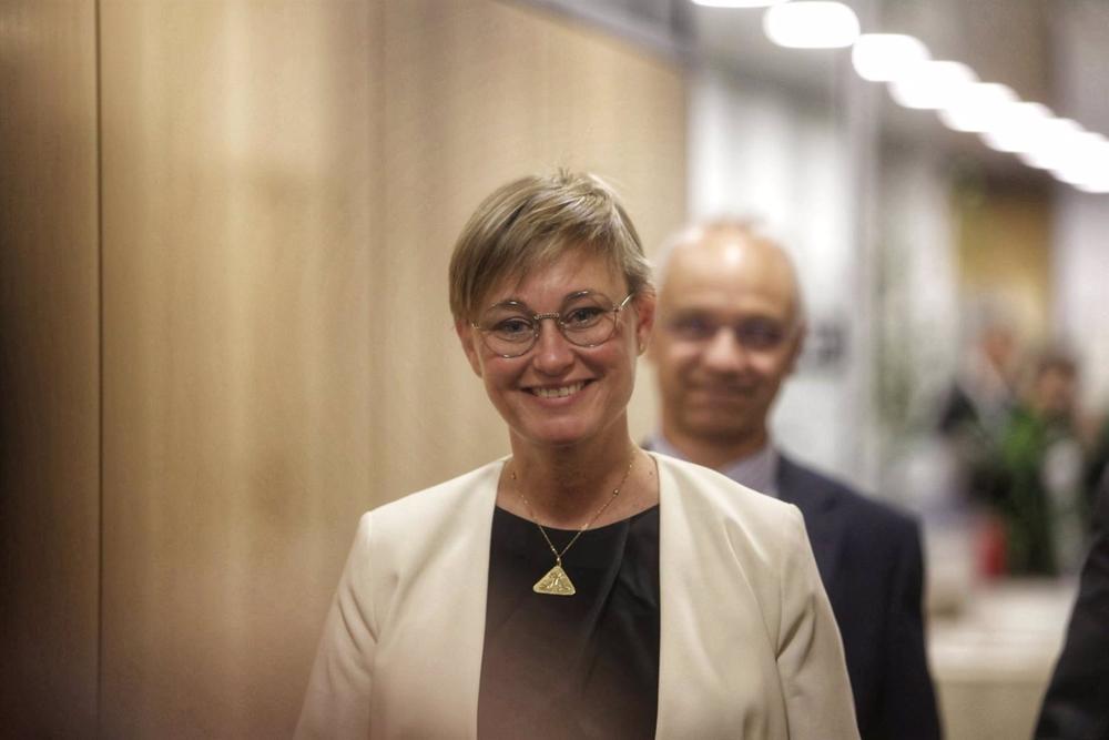 La CEO de Iberboard y vicepresidenta de la patronal catalana Foment del Treball, Virginia Guinda, a su llegada a la presentación de su candidatura a la presidencia de la Confederación Española de Organizaciones Empresariales (CEOE). Archivo. La