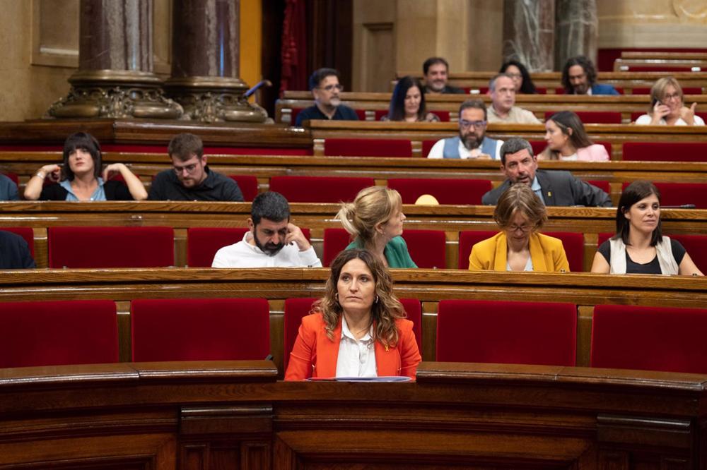 Archivo - La consellera de Presidencia de la Generalitat, Laura Vilagrà, interviene durante un pleno en el Parlament, a 4 de octubre de 2022, en Barcelona, Catalunya (España). El pleno del Parlament vota esta semana si solicita al presidente de la General Archivo