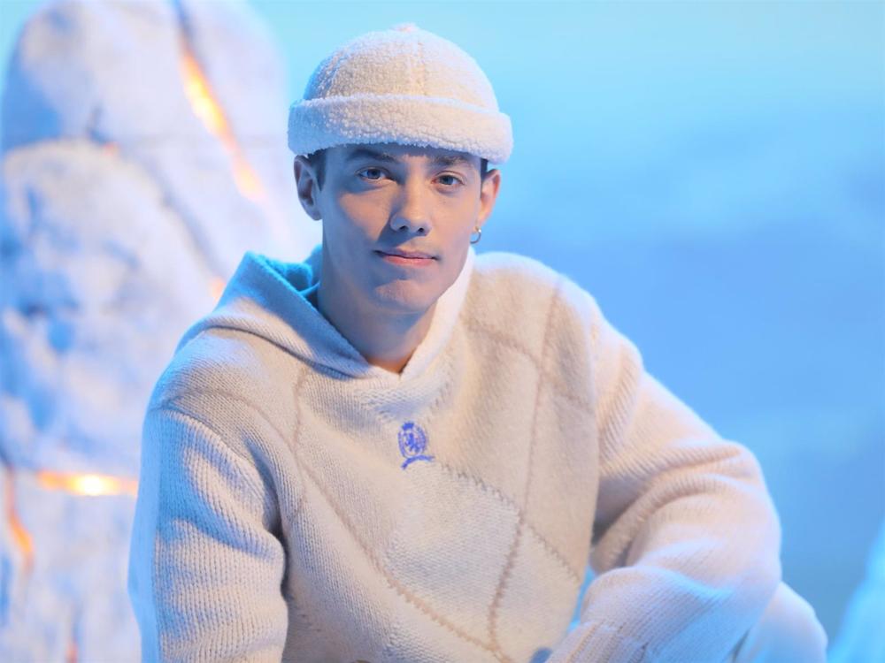 Leroy Sánchez, compositor del conocido tema 'SloMo' con el que Chanel representó a España en Eurovisión 2022, ha compuesto e interpretado la canción original 'Una Señal' para la nueva película que Walt Disney Studios estrenará el próximo 25 de noviembre. Leroy