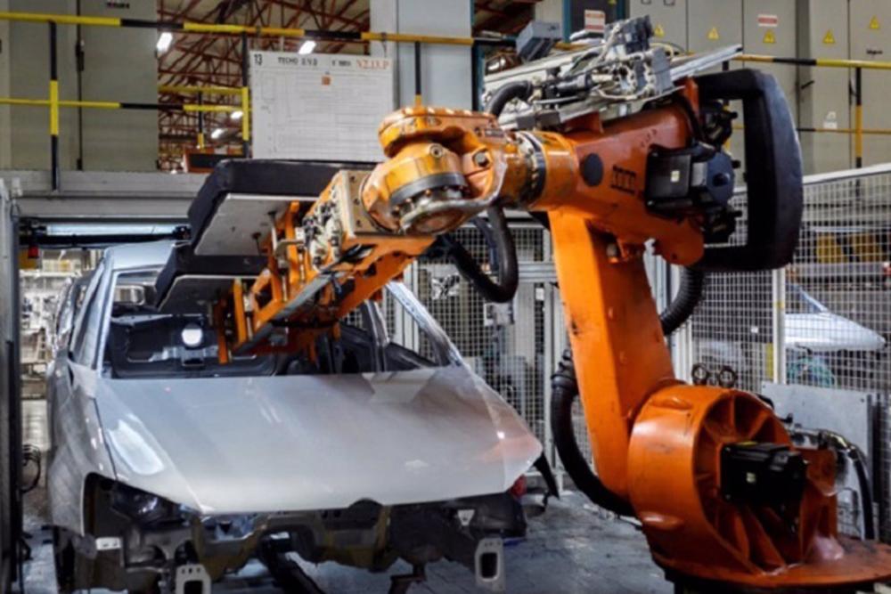 Archivo - Fábrica de coches Archivo