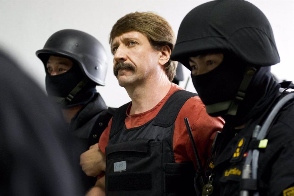Archive - Viktor Bout lors de son arrestation à Bangkok, en Thaïlande. Archive