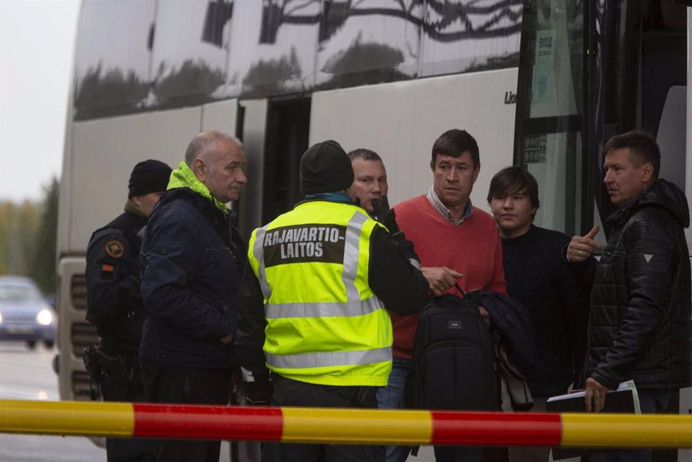 Archivio - Posto di blocco al confine della Finlandia con la Russia. Archivio