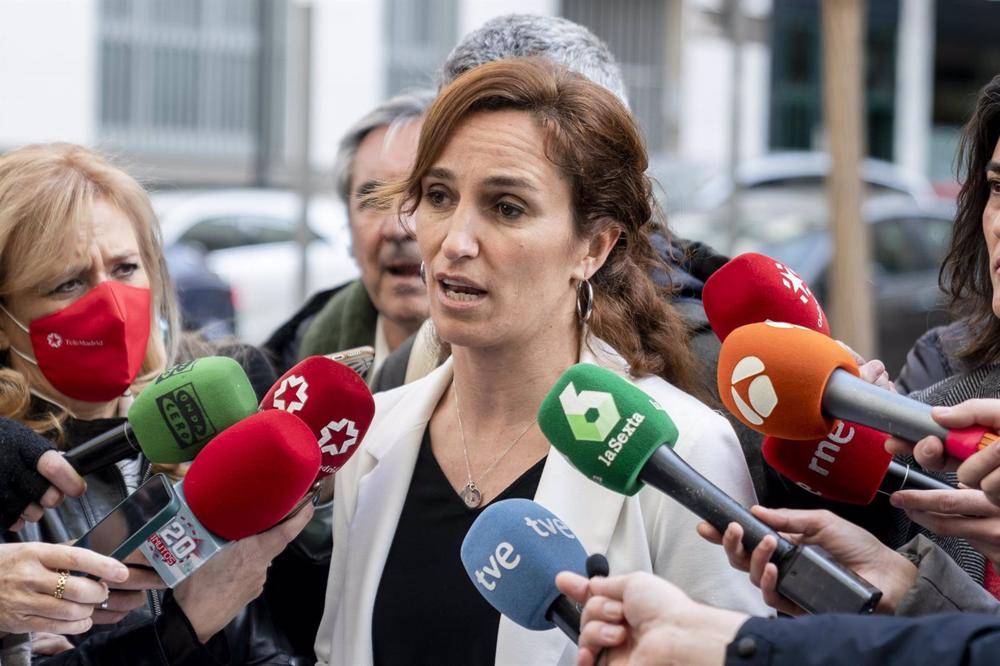 Archivo - La portavoz de Más Madrid en la Asamblea de Madrid, Mónica García, ofrece declaraciones a los medios, después de ampliar la denuncia sobre los contratos al hermano de la presidenta de la Comunidad de Madrid, en la Fiscalía Anticorrupción, a 23 d Archivo