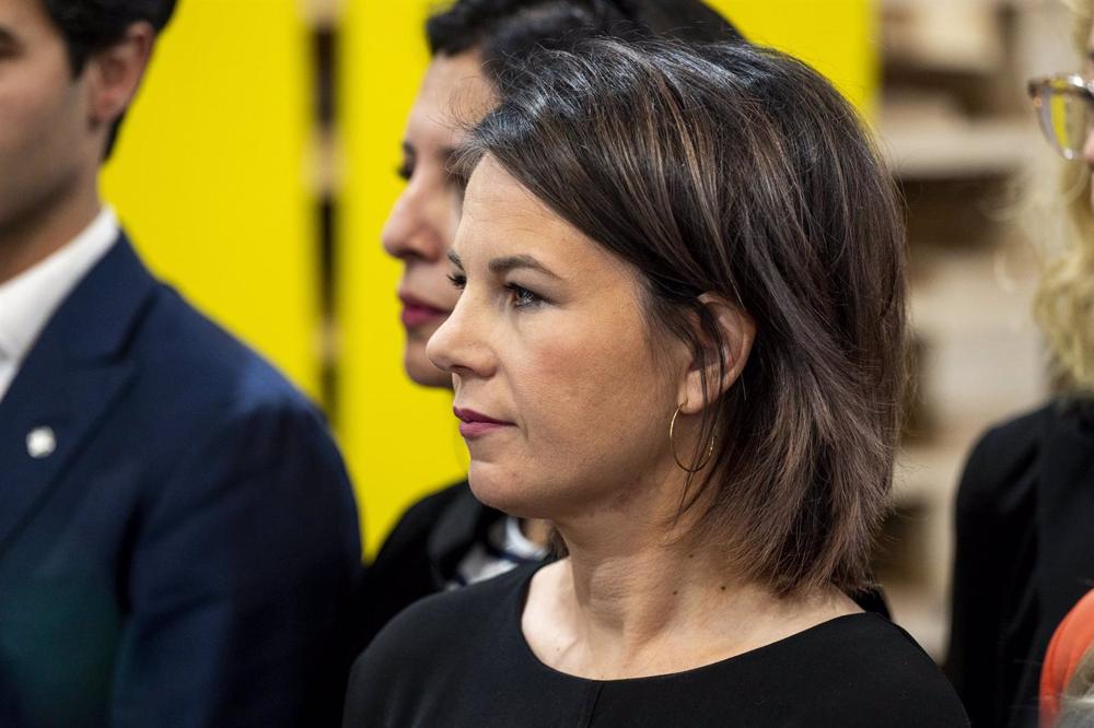 19 November 2022, Egypt, Sharm El-Sheikh: German Foreign Minister Annalena Baerbock follows a press conference by Frans Timmermans, Vice President of the European Commission, during the 2022 United Nations Climate Change Conference COP27. Photo: Christoph 19