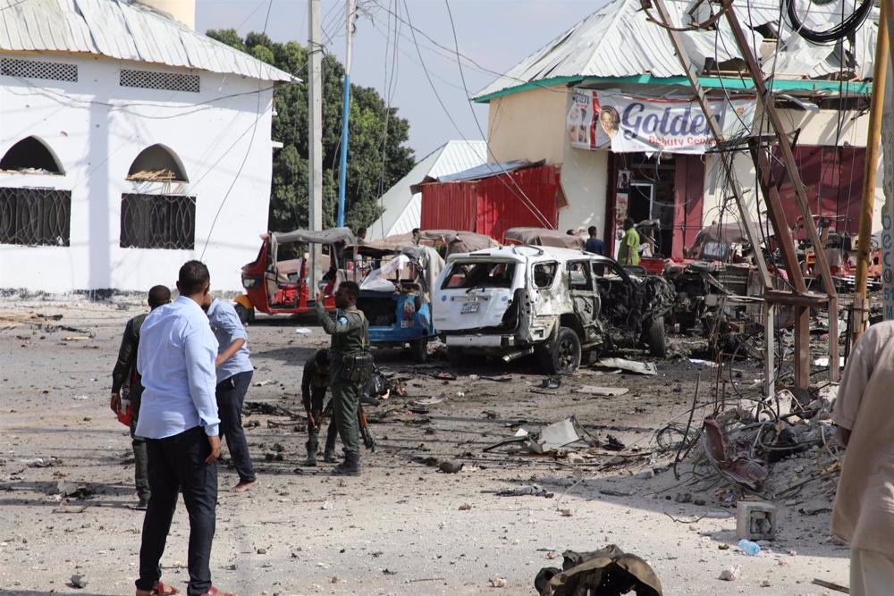 Datei - Dateibild eines Autobombenanschlags in Mogadischu, Somalia. Datei