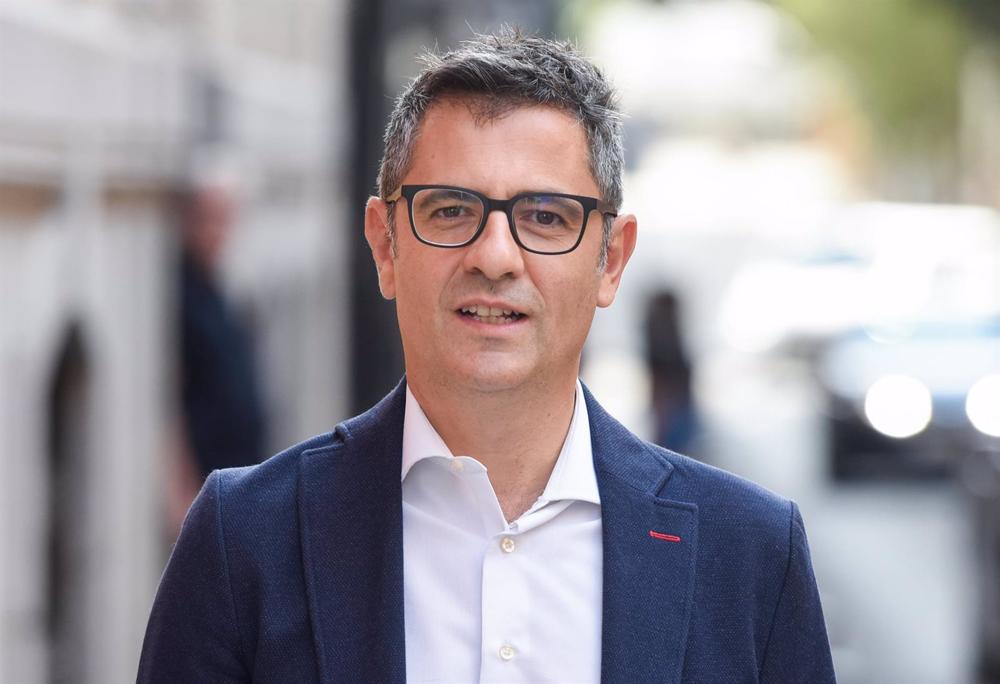 Archivo - El ministro de la Presidencia, Relaciones con las Cortes y Memoria Democrática, Félix Bolaños, a su llegada a una visita a la exposición 'Germaine Krull. Crónica de un exilio', en el Museo Nacional del Romanticismo, a 26 de agosto de 2022, en Ma Archivo