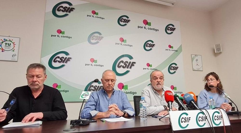 El presidente del sector de Sanidad de CSIF, Fernando Hontangas, en rueda de prensa para pedir un Pacto de Estado ante la El
