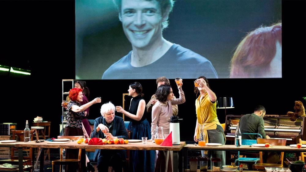 La coproducción italo-francesa se enmarca dentro de la programación del 40º Festival de Otoño. La