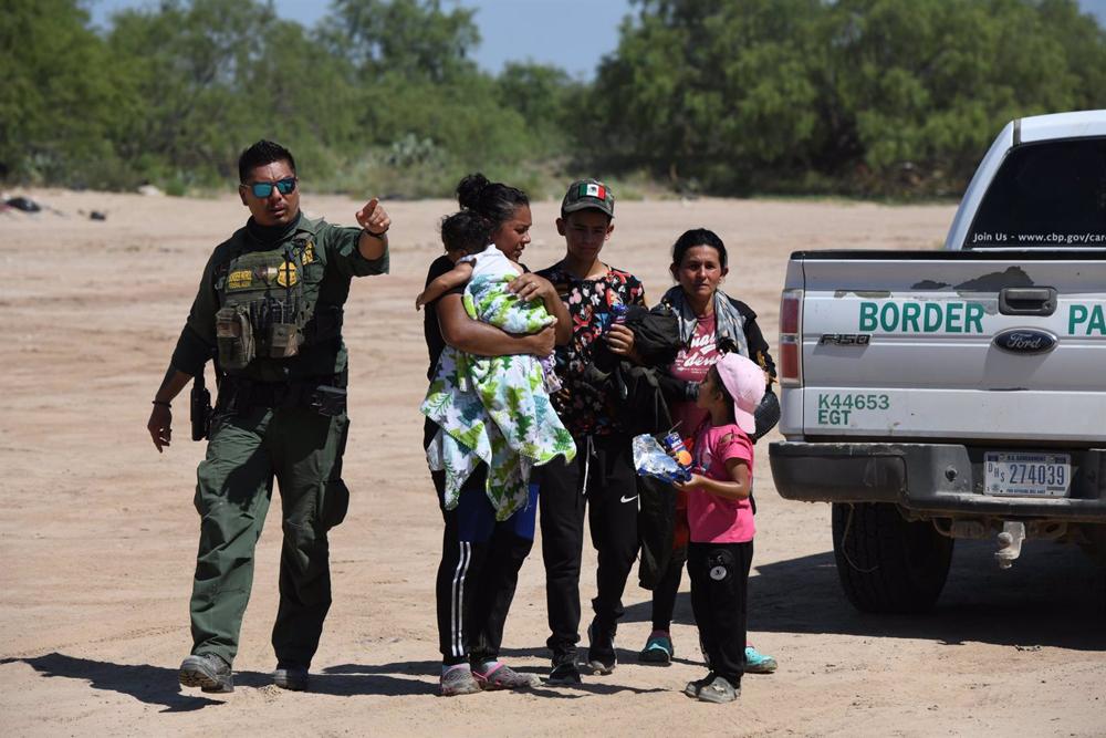 Arquivo - Migrantes na fronteira EUA-México Arquivo