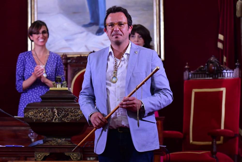 Archivo - José María González 'Kichi' (Adelante Cádiz) durante su investidura como alcalde de Cádiz Archivo