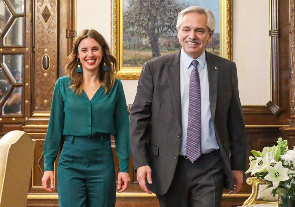 La ministra de Igualdad de España, Irene Montero, y el presidente de Argentina, Alberto Fernández La