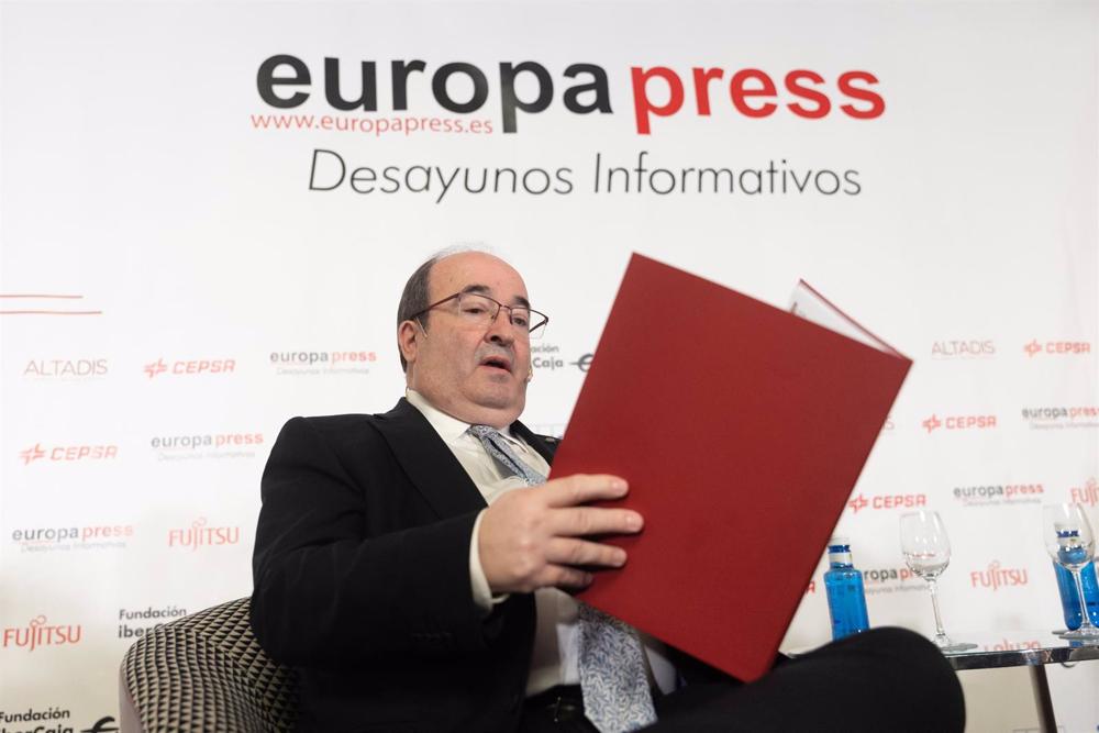 El ministro de Cultura y Deporte, Miquel Iceta, durante un desayuno informativo de Europa Press, en el Hotel Rosewood Villa Magna este jueves 24 de noviembre de 2022. El