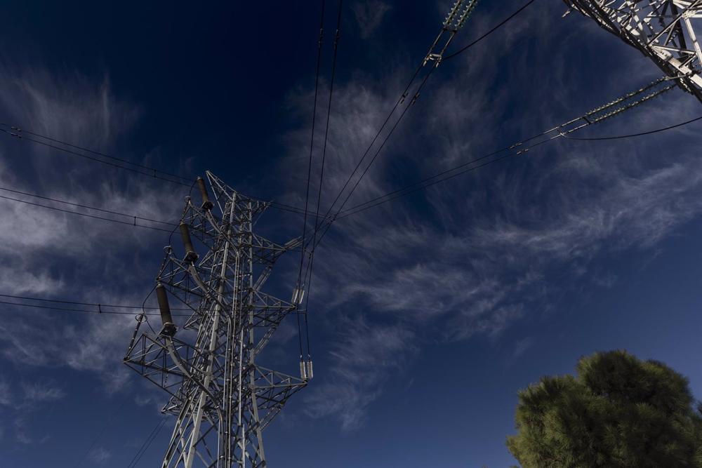 Archivo - Una torre eléctrica Archivo