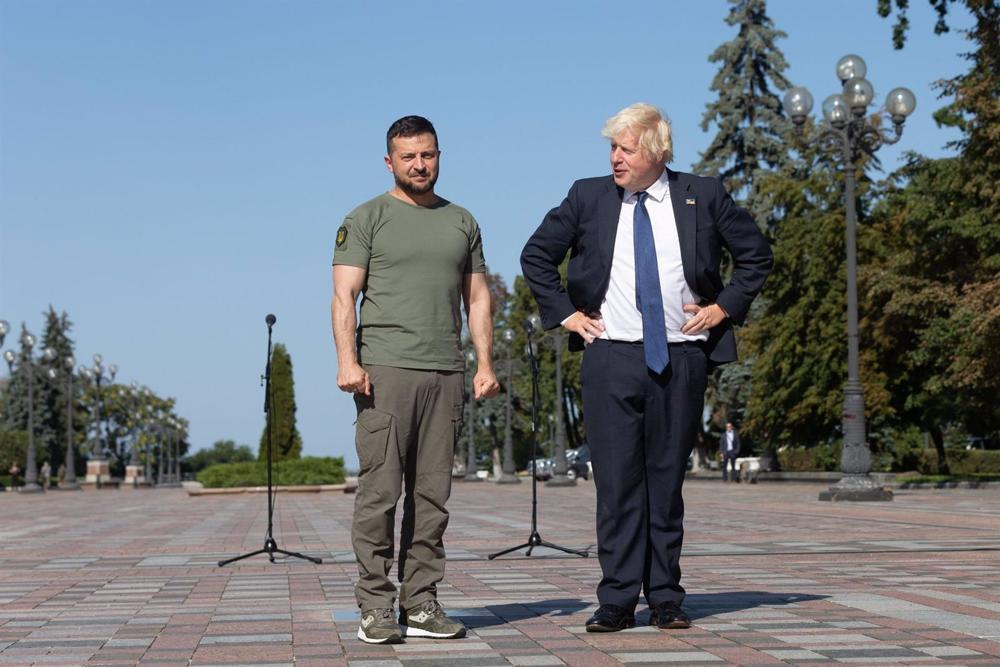 Ukrainian President Volodimir Zelenski and former British Prime Minister Boris Johnson. Ukrainian