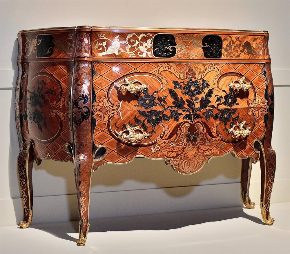 Cómoda de Carlos III, primera pieza presentada que fromará parte de la futura Galería de Colecciones Reales Cómoda