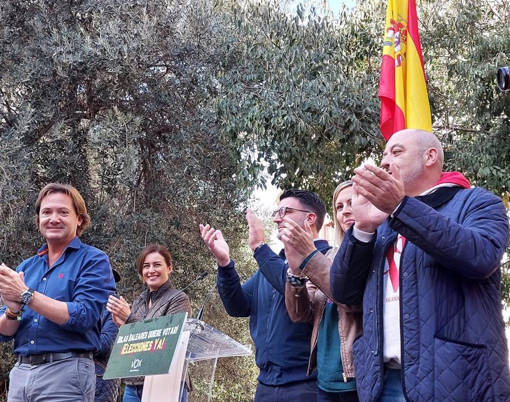 Cientos de personas piden la dimisión de Sánchez y Armengol en Palma, convocados por Vox Cientos