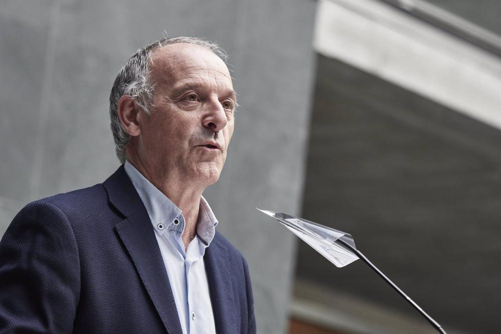 Archivo - El parlamentario de EH Bildu Adolfo Araiz. Archivo