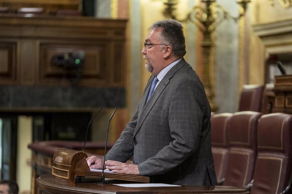 Archivo - El diputado de Foro Asturias, Isidro Manuel Martínez Oblanca, interviene durante una sesión plenaria, en el Congreso de los Diputados, a 4 de octubre de 2022, en Madrid (España). Durante el pleno, se ha debatido y votado una proposición de ley i Archivo