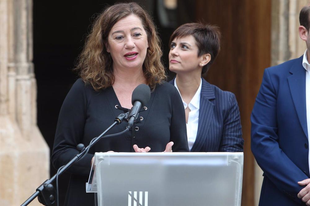 La presidenta balear, Francina Armengol interviene en la rueda de prensa sobre la Comisión Mixta de Estado-Autonomía, a 18 de noviembre de 2022, en Palma de Mallorca, Mallorca, Islas Baleares (España). Rodríguez preside la Comisión Mixta de Transferencias La