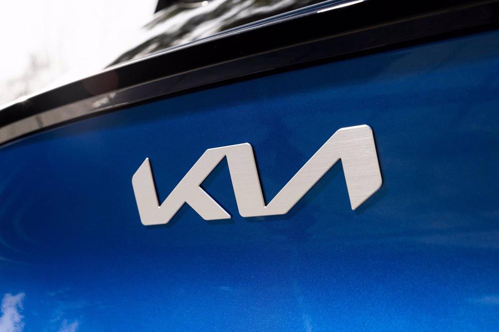 Archivo - Recurso de Kia. Logotipo de Kia en el Sportage. Archivo