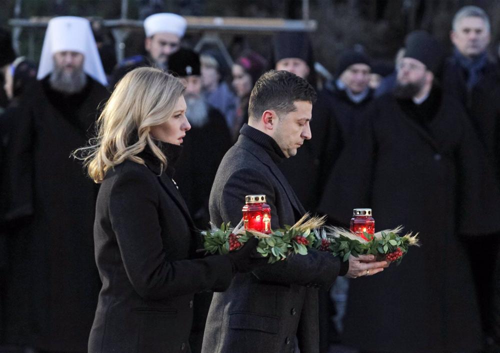 Archive - Ukrainian President Volodimir Zelensky and his wife Olena commemorate the Holodomor. Archive