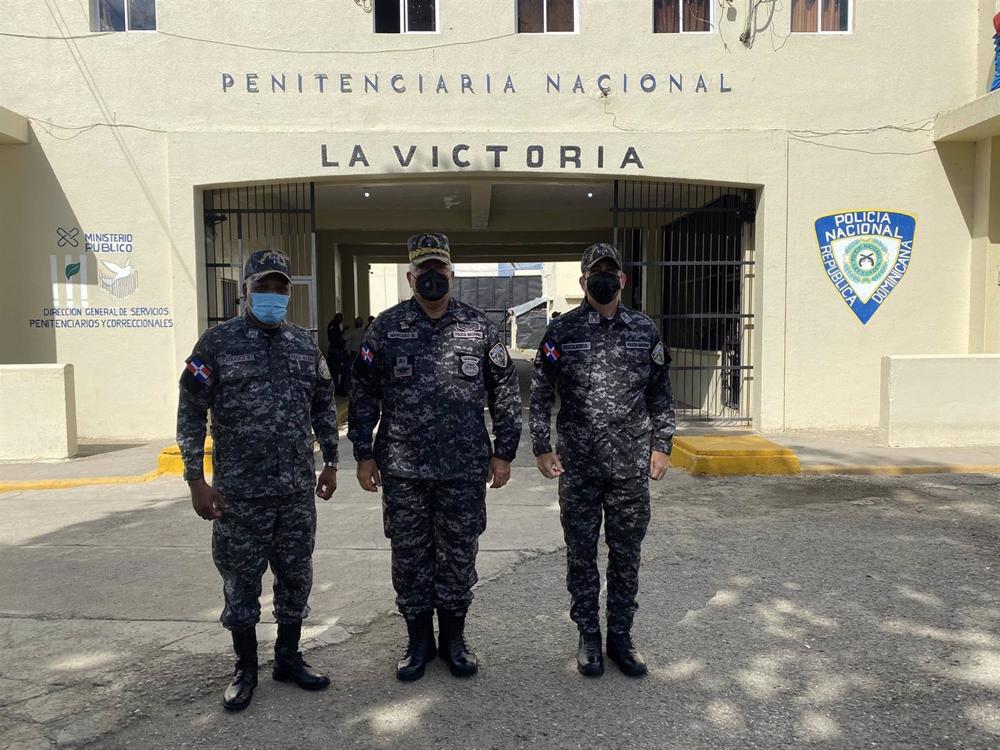 Archivo - Agentes de la Policía en la cárcel de La Victoria en Santo Domingo, República Dominicana Archivo