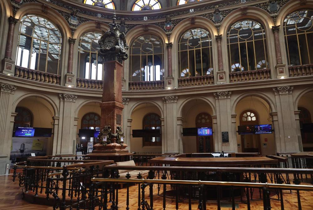 Archivo - Interior del Palacio de la Bolsa, a 19 de julio de 2022, en Madrid (España). Archivo