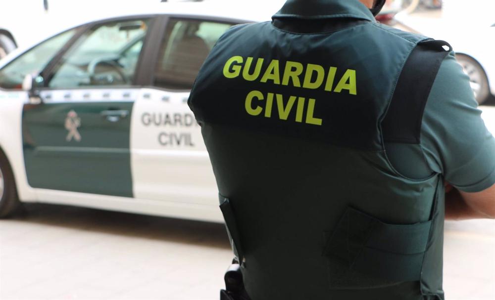 Archivo - Un agente de la Guardia Civil. Archivo