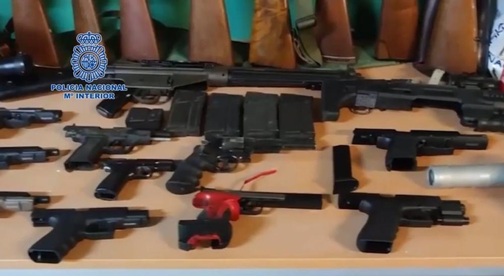 Desmantelada una banda dedicada al 'fraude del CEO' que blanqueaba transacciones bancarias fraudulentas Desmantelada