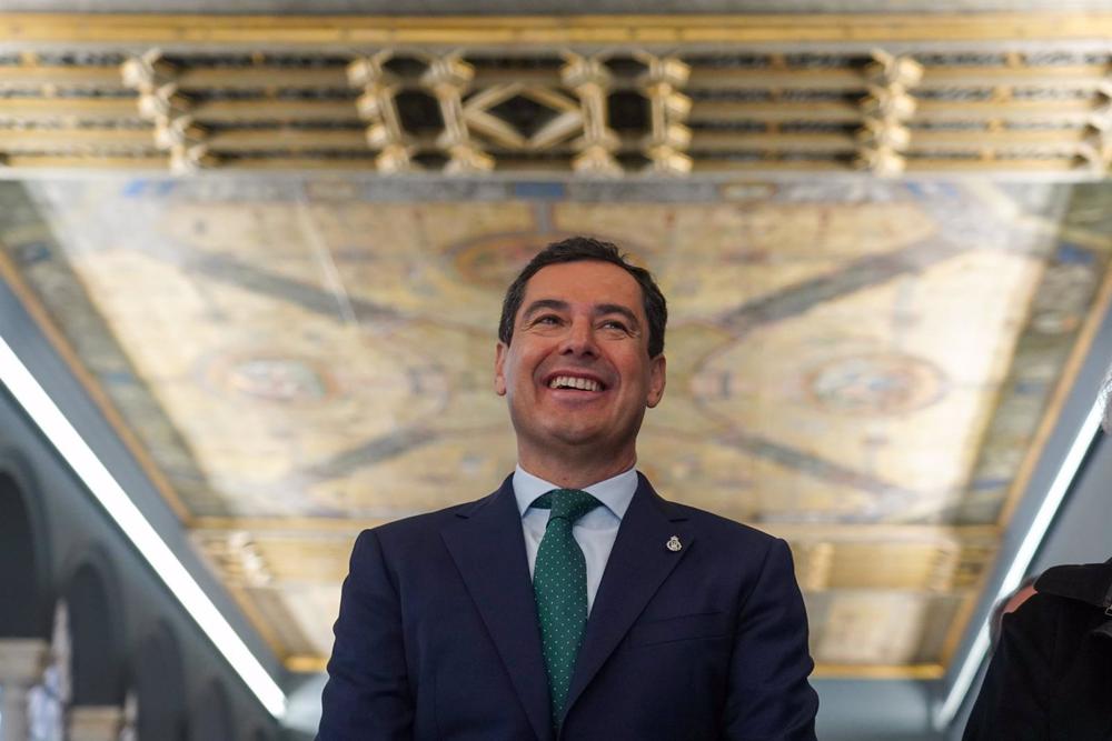 El presidente de la Junta de Andalucía, Juanma , durante el acto del Día de la Bandera de Andalucía el pasado 4 de diciembre. El