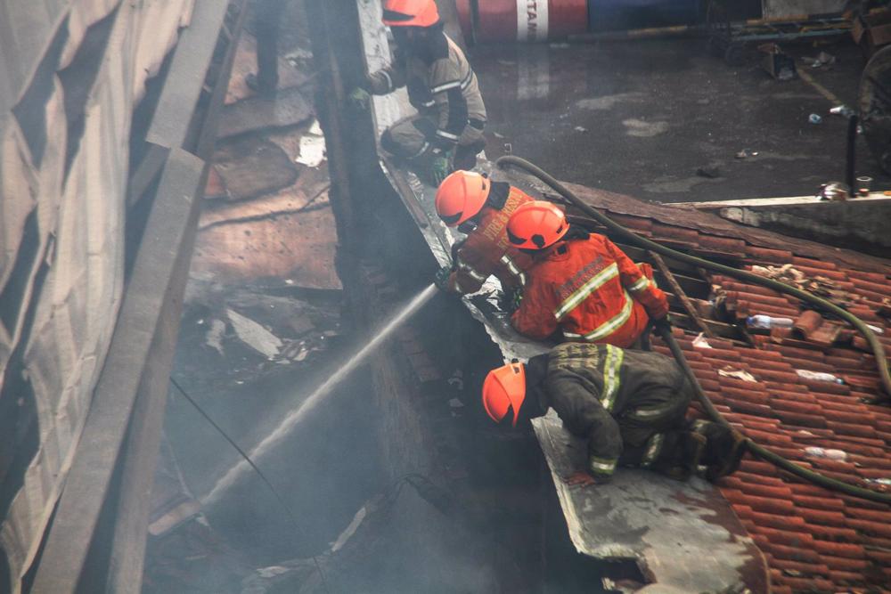 Ficheiro - Ficheiro imagem dos Bombeiros em Bandung, Indonésia Ficheiro